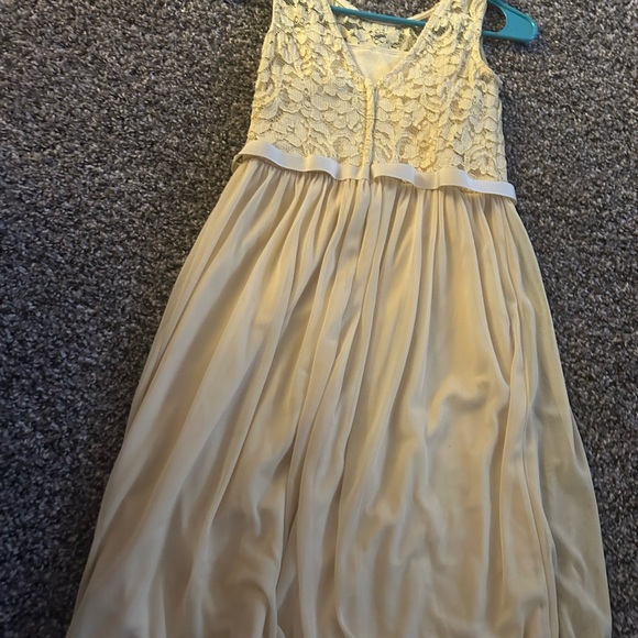 David's Bridal Cream Dress - Picture 2 of 3